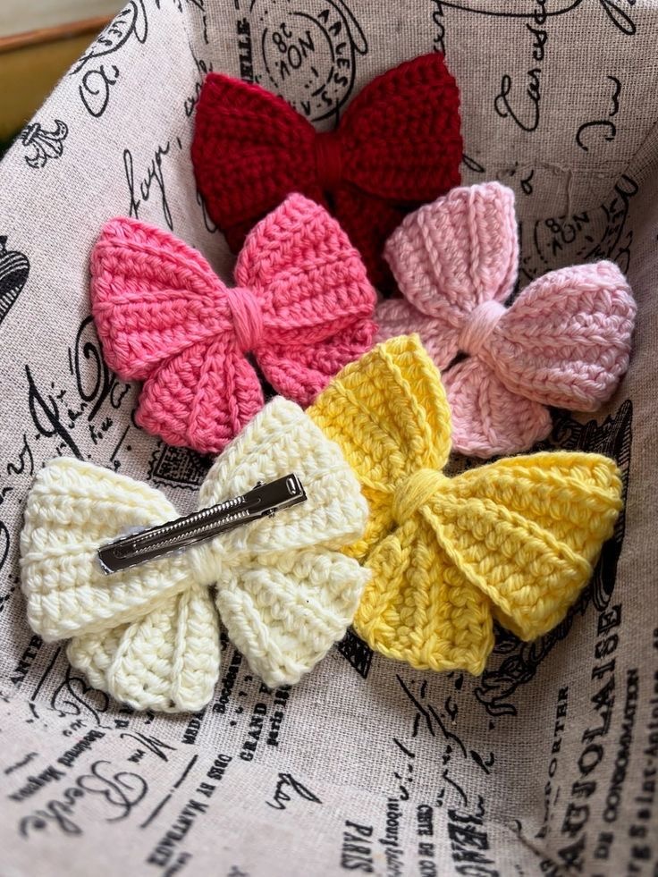 Crochet bow hairpin