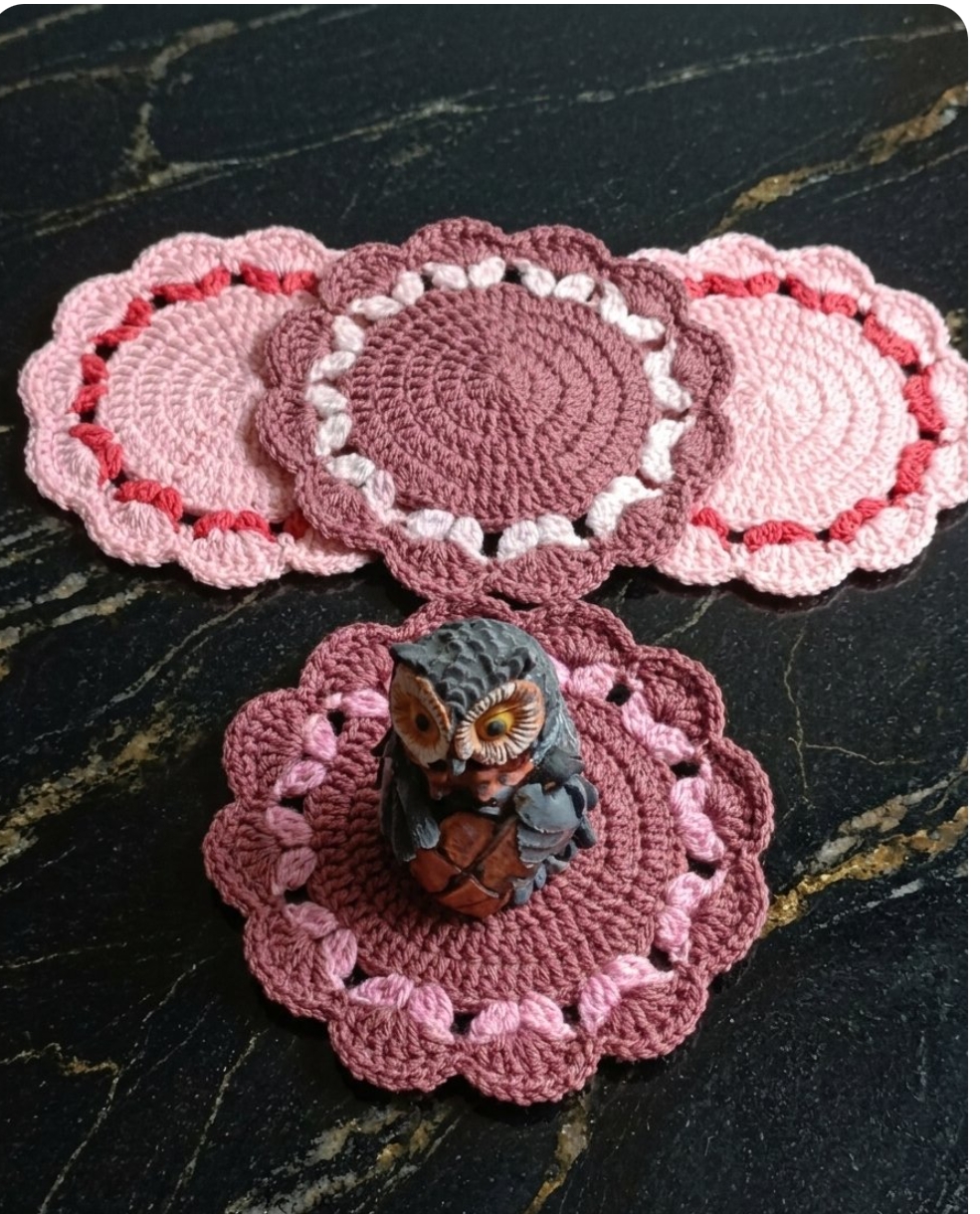 Crochet coaster set