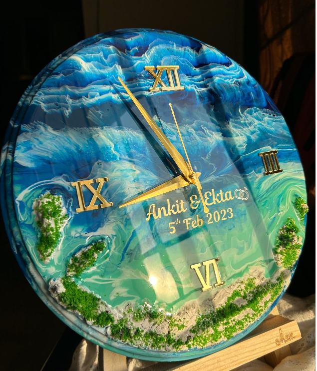 Forb Artisan Resin Wall Watch – Modern Aesthetic Clock with Preserved Botanicals
