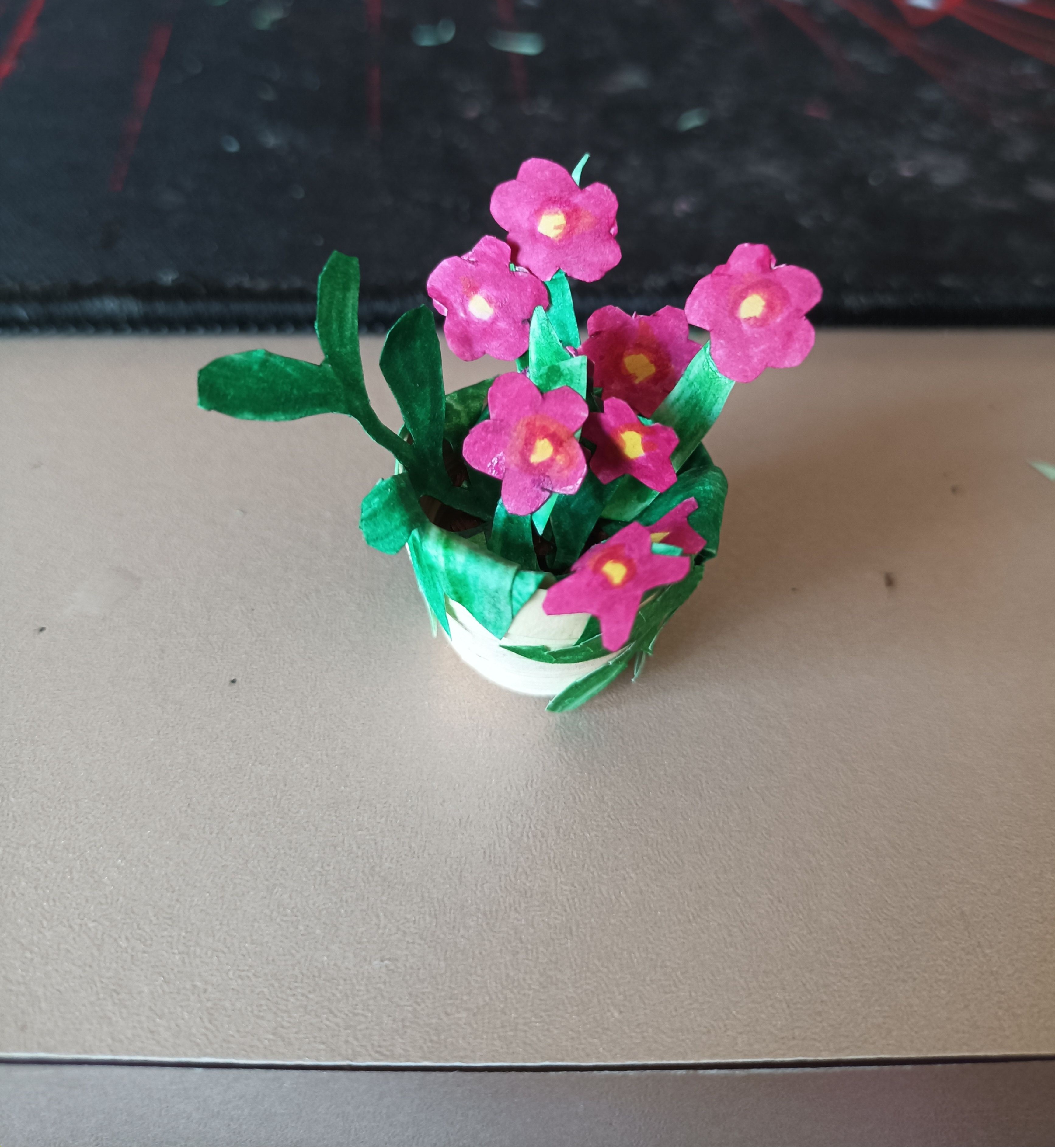 Handcrafted Adorable Flower Pot – Charming Floral Decor Gift for Birthdays & Surprises