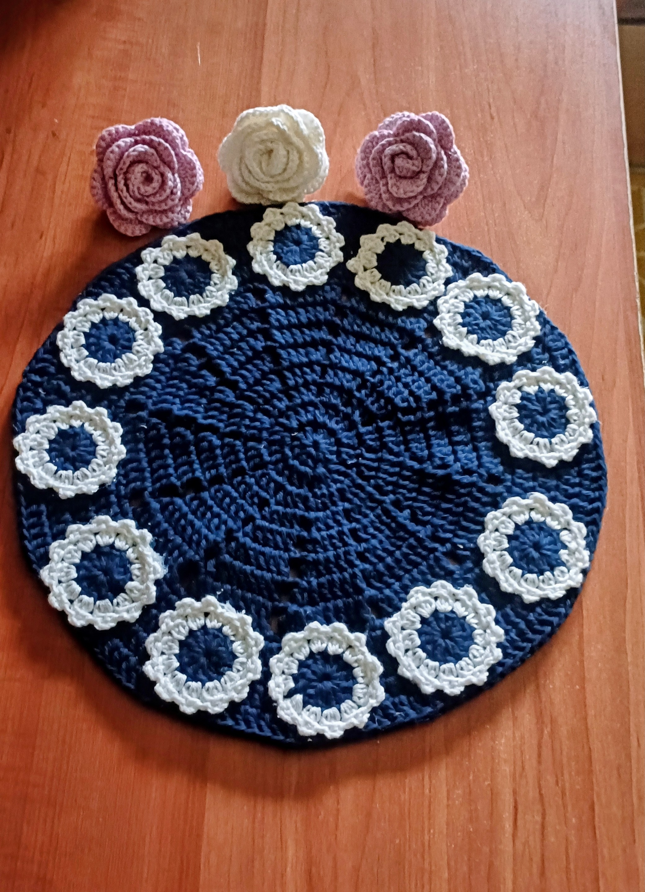 Handmade crochet placement