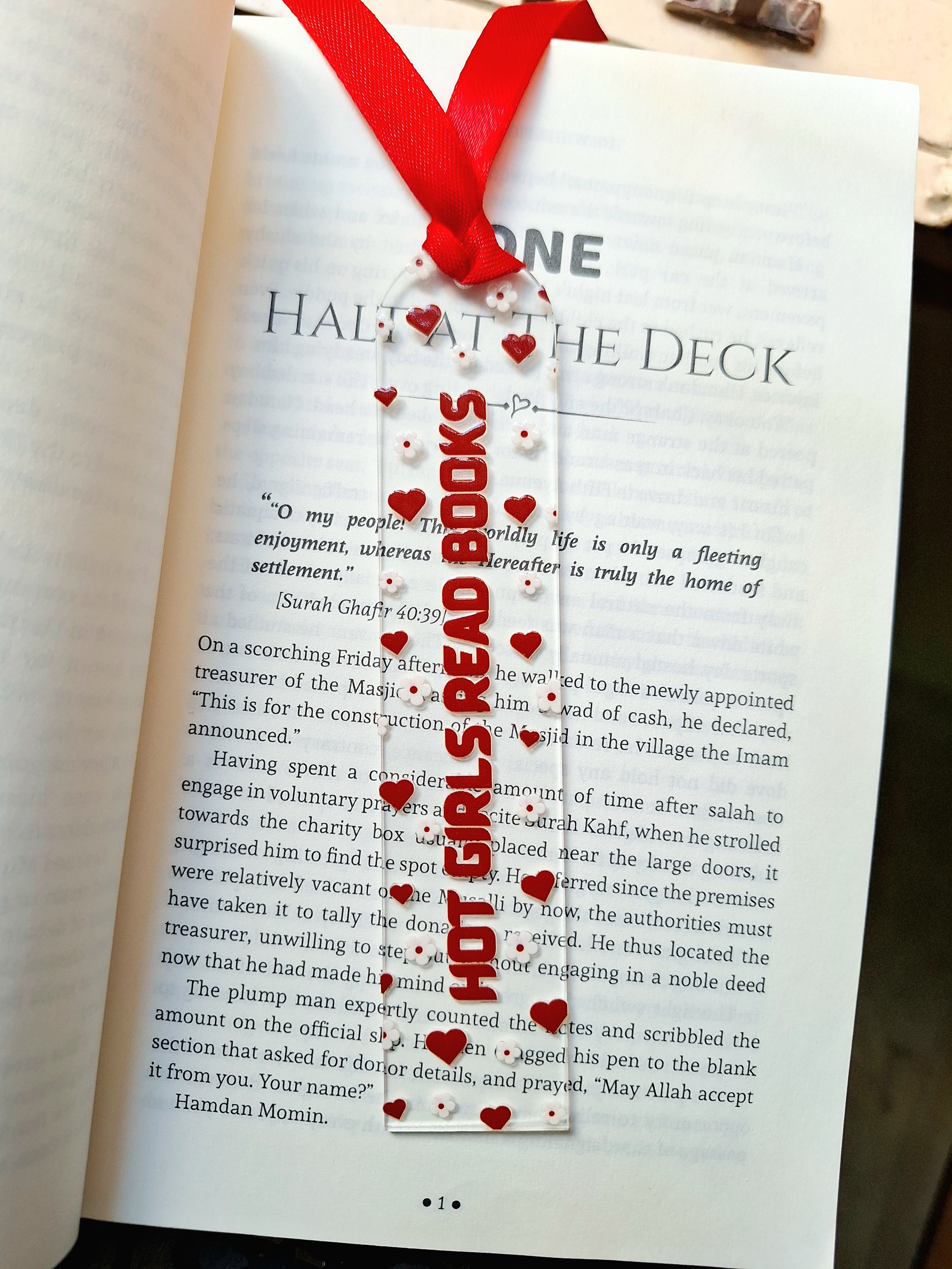 Hot girls reads bookmark | stylish bookmarks for book lovers