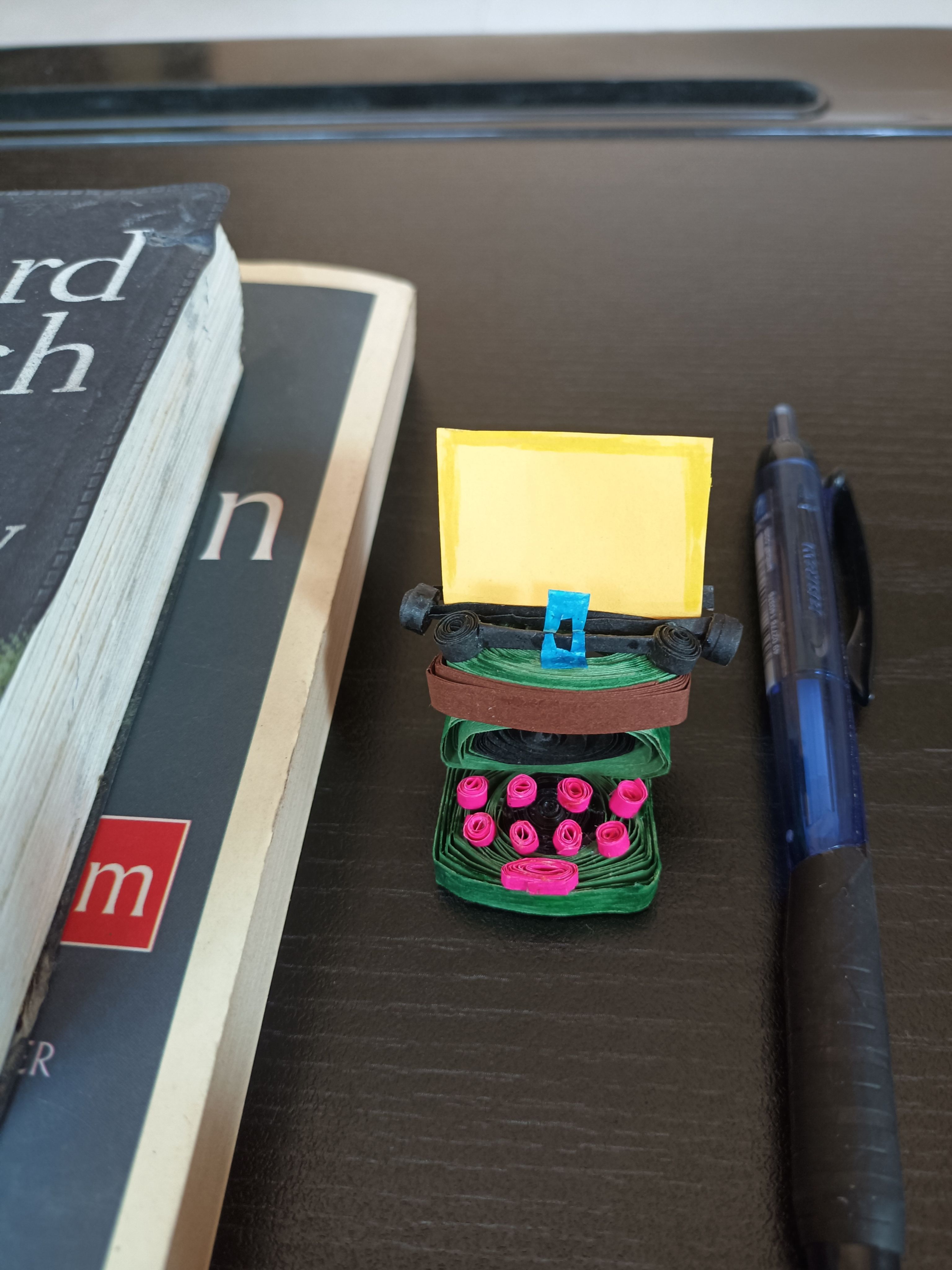 Paper Quilled Typewriter – Handmade Mini Vintage Decor